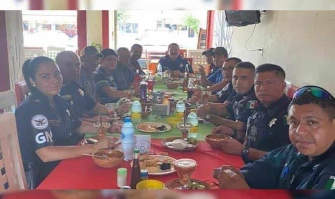Cachan A Elementos De Guardia Nacional Comiendo Con Huachicoleros; Los Investigan