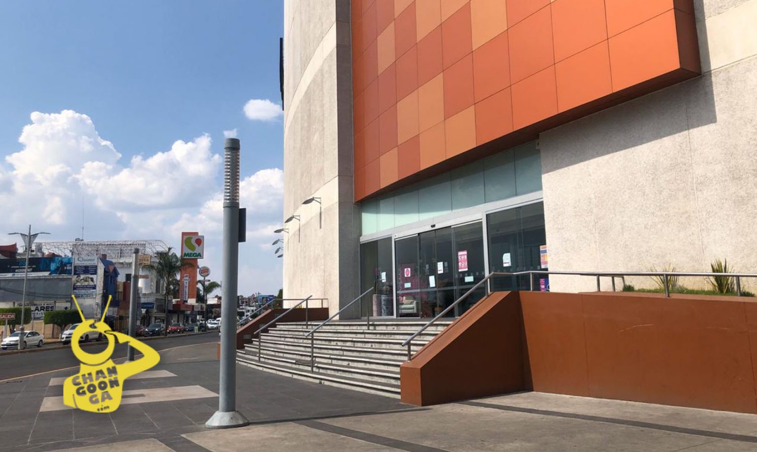 Morelia Con Tiendas Cerradas Y Solitaria Así Luce Plaza “Las Américas”