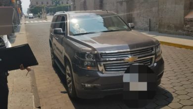 #Morelia Doña Con Camionetón Se Niega A Ser Infraccionada Por Estacionarse En Lugar Prohibido