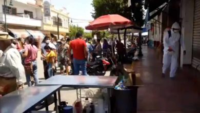 #Video Sanitizan Lugares Llenos De Gente En Huetamo