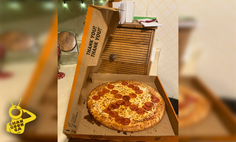 Compran Pizza En Little Caesars Y Se La Dan Con Símbolo Nazi Hecho De Pepperoni