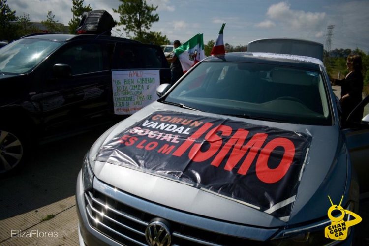 Con Bandera De México Y Pancartas Contra AMLO Se Realizó La 4ta. Caravana FRENA