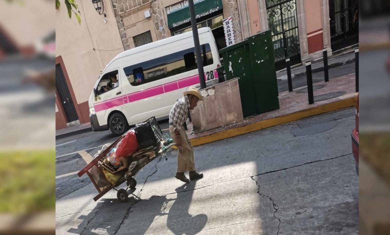 Pese A Covid-19 Abuelito Moreliano Tiene Que Salir A Trabajar