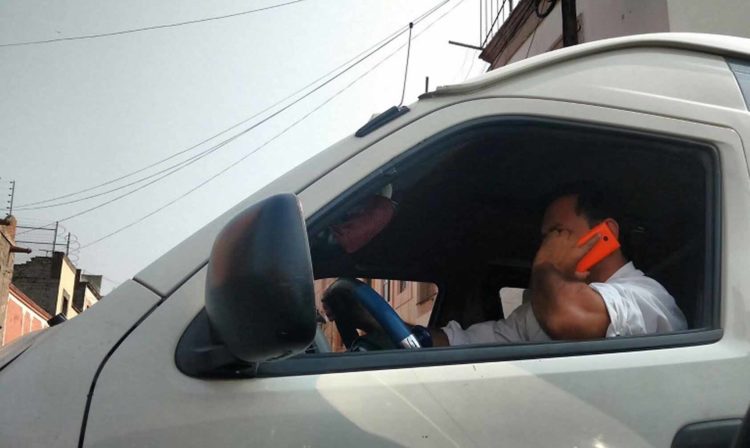 #Michoacán Multas De Mil 26 Pesos Si Te Cachan Conduciendo Y Usando El Celular 