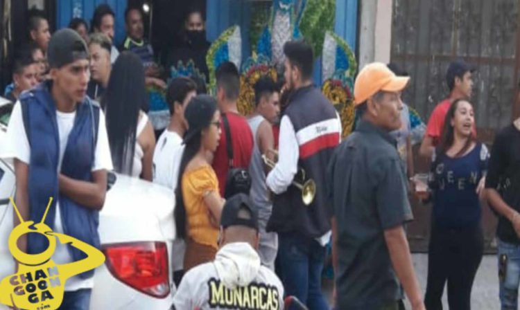 #Morelia Polis Desalojaron A Casi 200 Personas Que Andaban En Un Torito En La Eduardo Ruíz