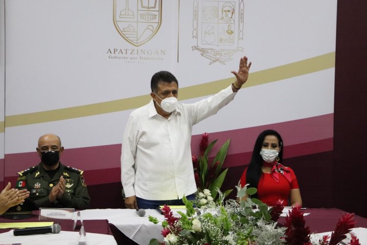 En sesión solemne de cabildo, donde se procuraron las medidas de la nueva convivencia, el presidente municipal, enfatizó la repavimentación en su totalidad de los boulevares 22 de Octubre y 5 de Mayo