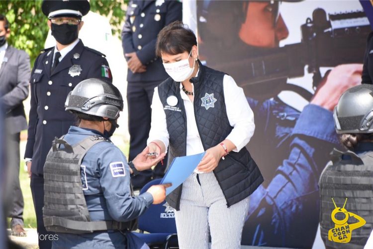 #Morelia Polis Se Gradúan, Comisionada Escapa Del Lugar Para No Ser Cuestionada Por Asesinato De Chavo Moreliano