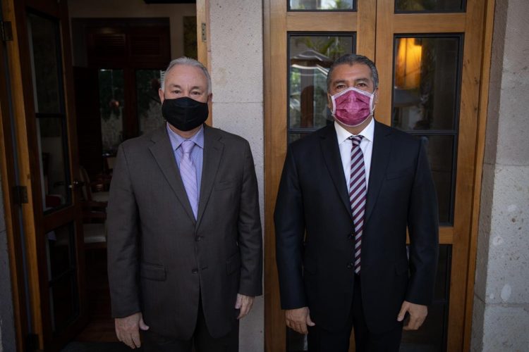 #Morelia Morón Rinde Informe Entre Sombreros Para El Sol Y Protestas