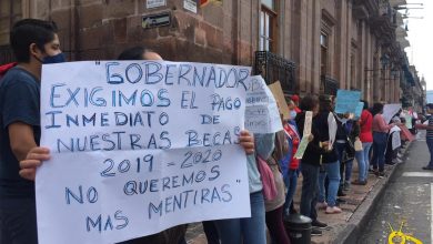 #Morelia Madres De Familia Exigen Becas Frente A Palacio De Gobierno