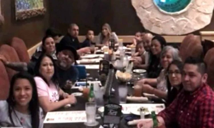 Familia Hace Reunión Tras Meses Sin Verse, Hay 14 Contagiados Y 1 Muerto