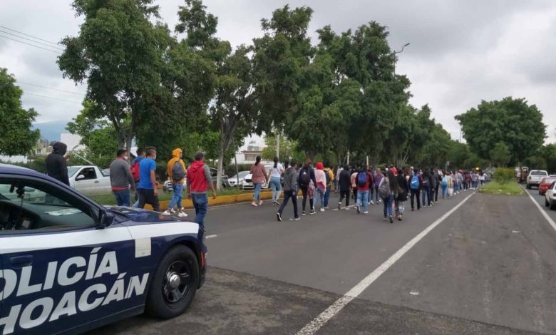 #Morelia Normalistas Hacen Marcha Por Morelia