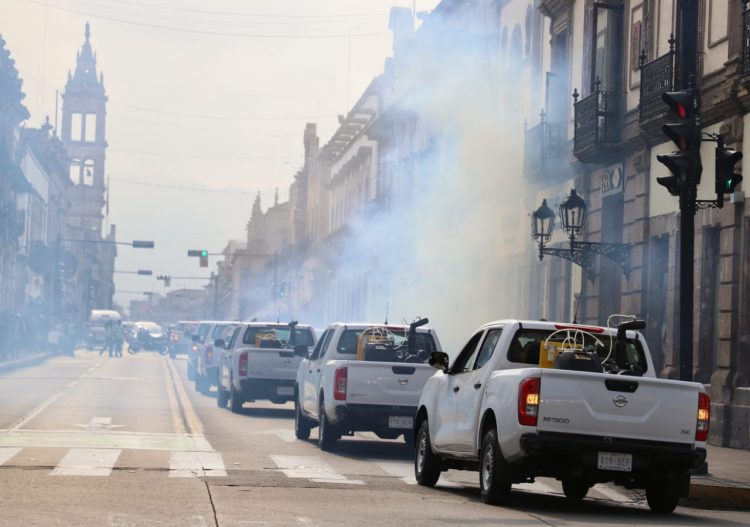#Morelia Vecinos Apedrean Carrito Fumigador VS Dengue