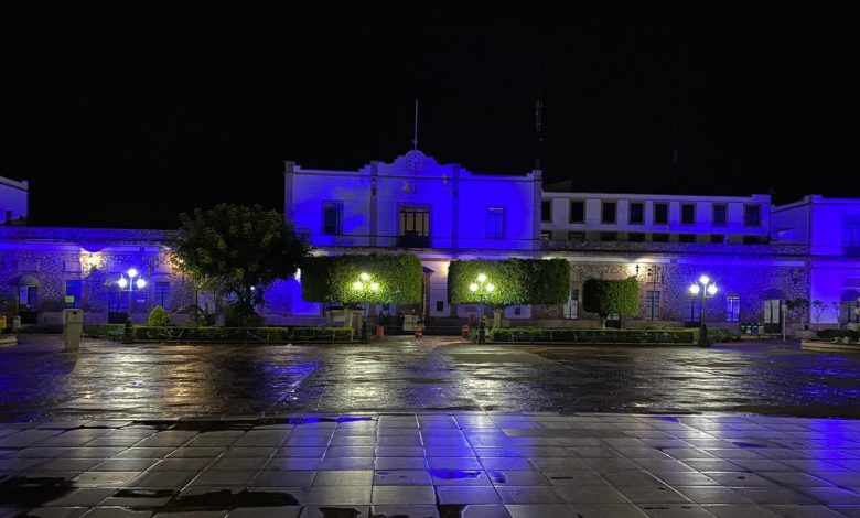 #Michoacán Iluminan Palacios Municipales De Color Luz Azul Por Lucha Contra La Trata