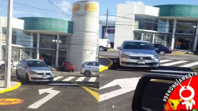 #Denúnciamesta Moreliano se estaciona en esquina, contrafluyo y en una rampa