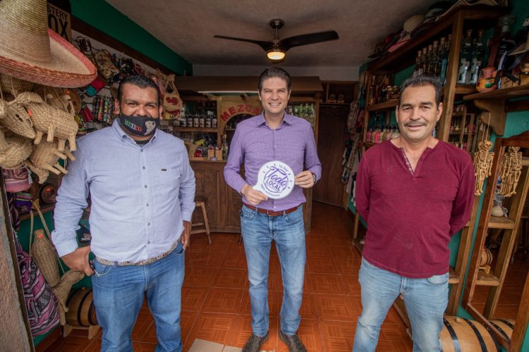 ¡Es Sábado! Y Alfonso Martínez Lo Sabe Con Mezcal Michoacano