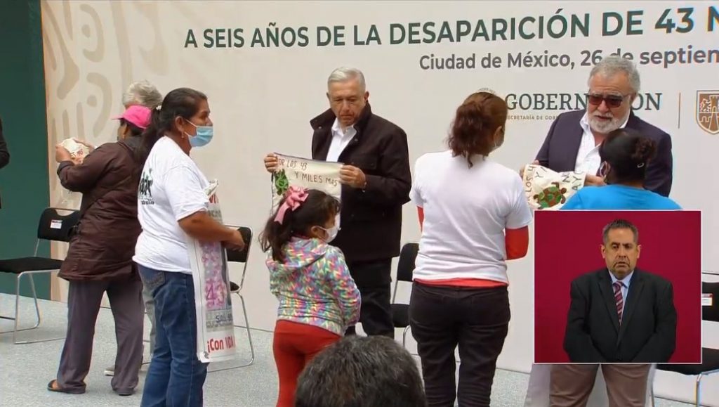 Madres De Los Desaparecidos En Ayotzinapa Entregan Prendas De Sus Hijos A AMLO
